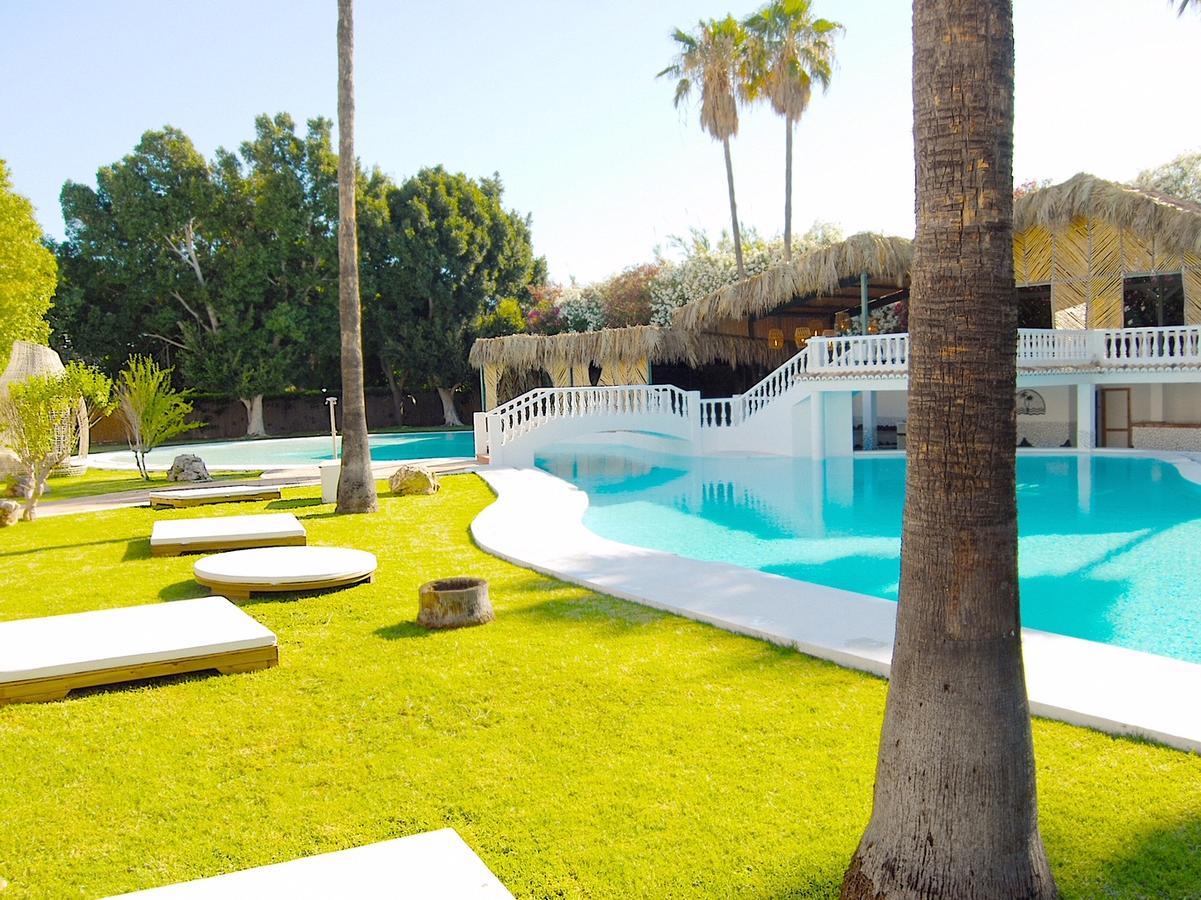 Tu&Me Resort - Adults Only غانديا المظهر الخارجي الصورة